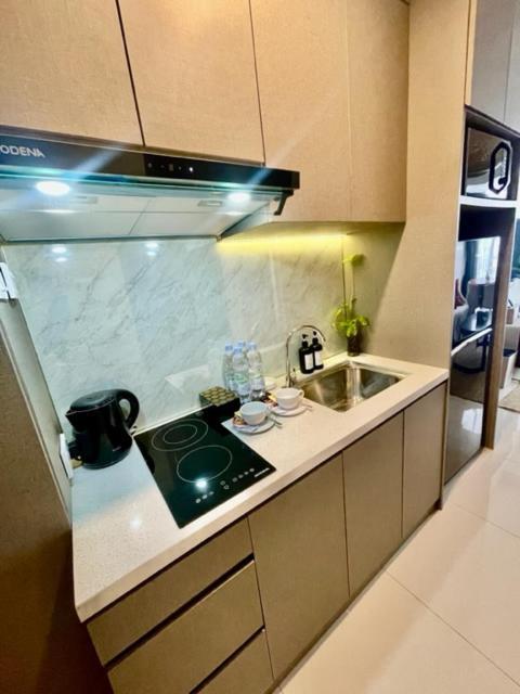 Verdela Pollux Meisterstadt Batam Apartement Exteriör bild