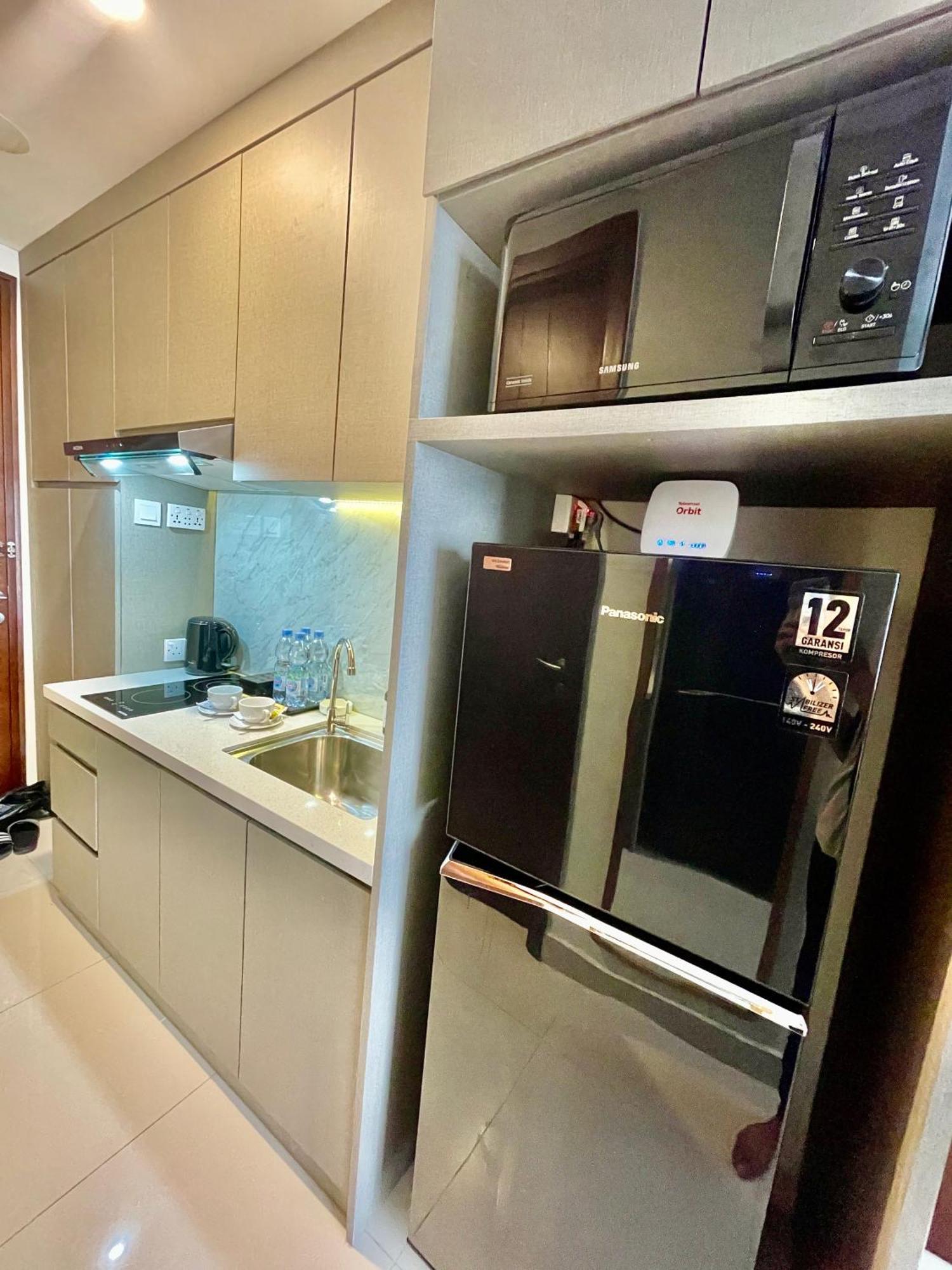 Verdela Pollux Meisterstadt Batam Apartement Exteriör bild